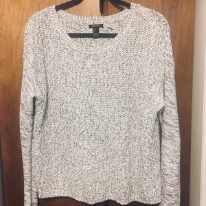 Grey/white scoop neck knit sweater